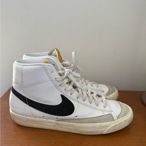 Nike blazer mid